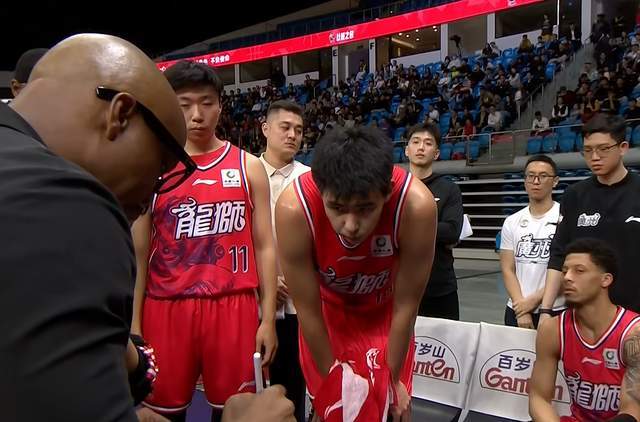 世界杯高清赛事直播app下载-17+10+4帽!杜锋弃将再次爆发!碾压克里斯,把山东男篮打绝望了